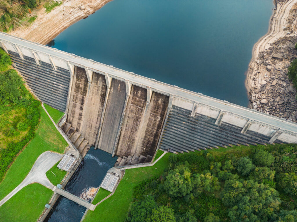 Aerial view of the dam at Thruscross Reservoir in North Yorkshire. - Deregulation of the Water Industry