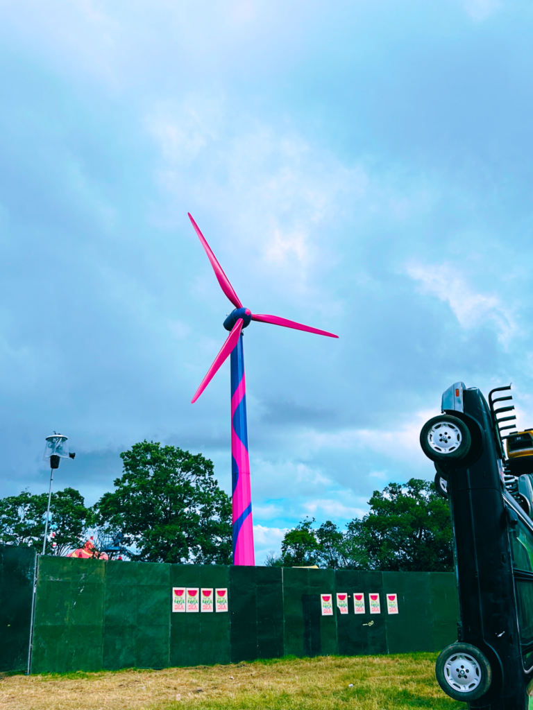 Gusty Spinfield Standing Tall At Glastonbury